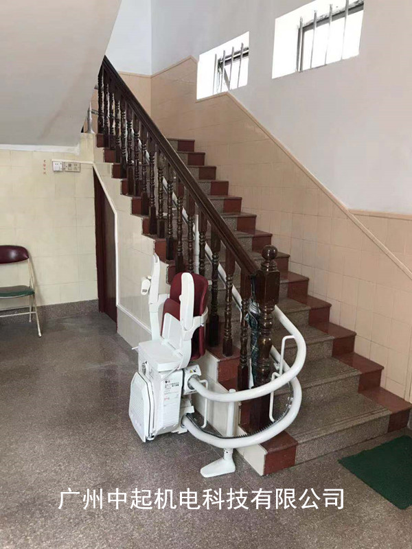 老舊樓生活區首座舊樓加裝電梯投入使用